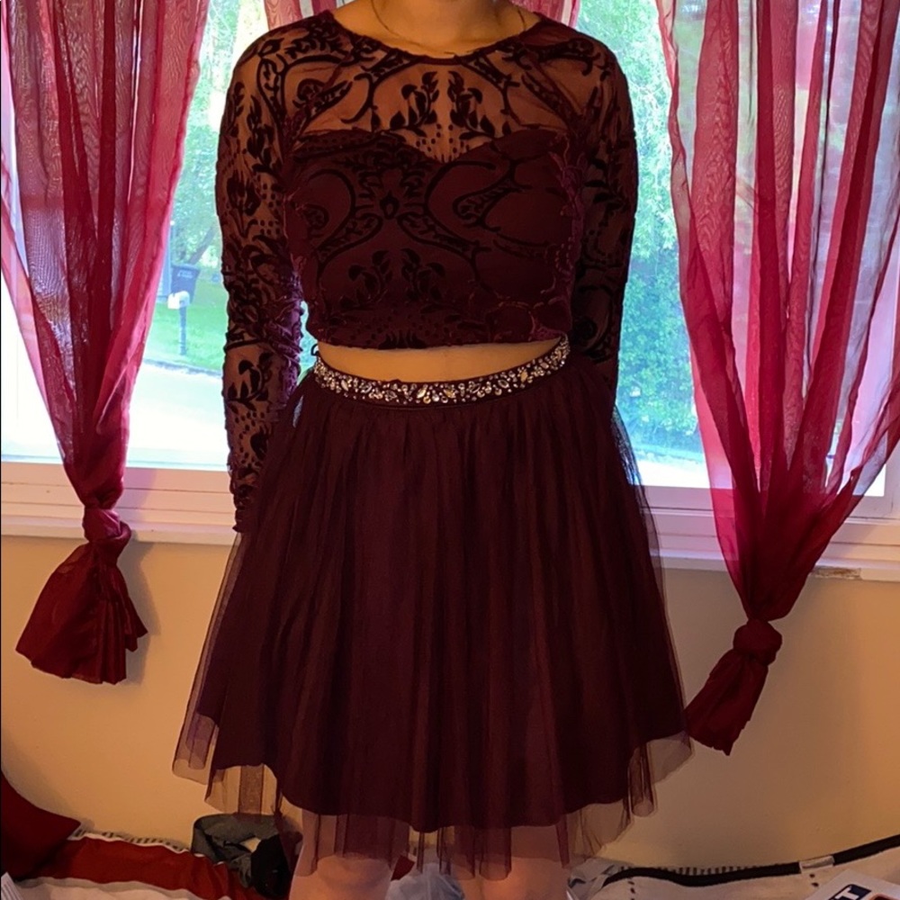 Super cute burgundy homecoming dress!